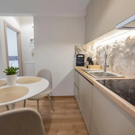 Apartament G&j Minimal House *