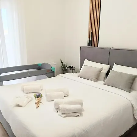 G&j Minimal House Tríkala