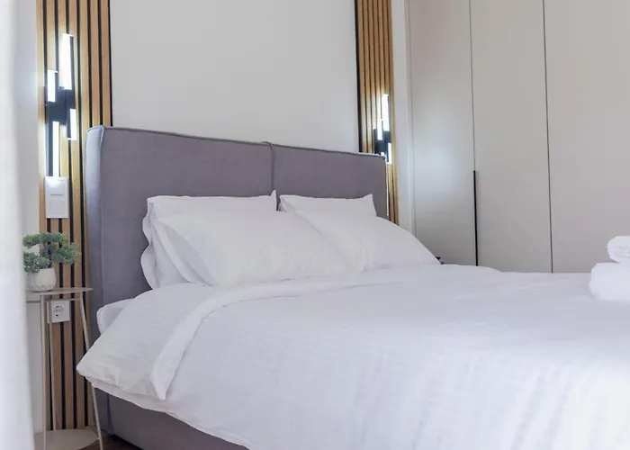 G&j Minimal House Lägenhet Tríkala